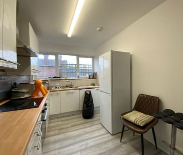 1 bedroom in a house share to rent - Photo 4