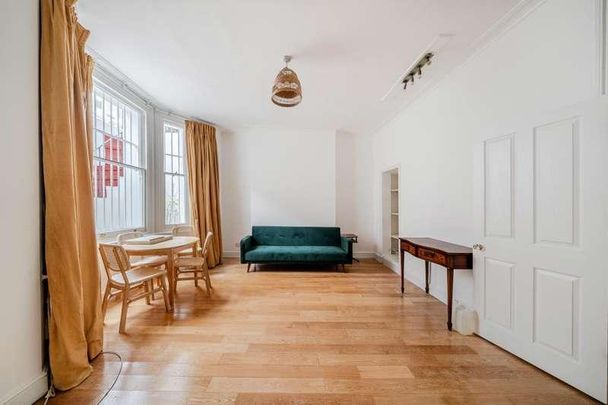 Castletown Road, West Kensington, W14 - Photo 1