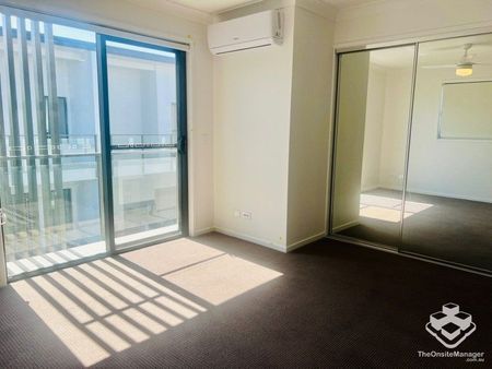 New Modern Townhouse - Photo 2