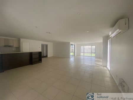 4 Robusta Avenue, 3977, Cranbourne Vic - Photo 2