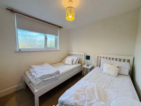 St. Hilary, Penzance, TR20 - Photo 4