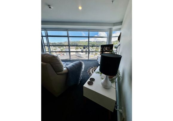 Private, sun-filled apartment above the city - Photo 1