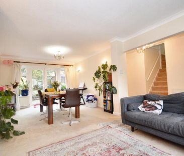 4 bedroom detached house to rent - Photo 2