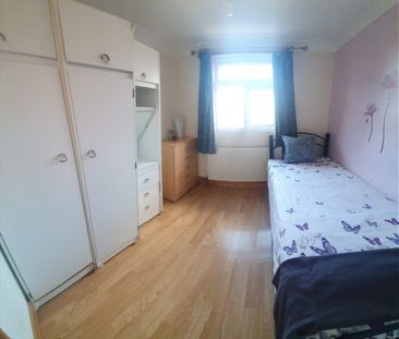 Room in a Shared House, Colville Road, E11 - Photo 1