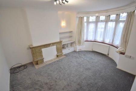 4 bedroom semi-detached house to rent - Photo 3