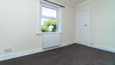 2 bedroom semi-detached house to rent - Photo 3