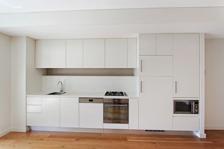 Well Maintained 1 Bed plus Study Desk and Parking! - Photo 5