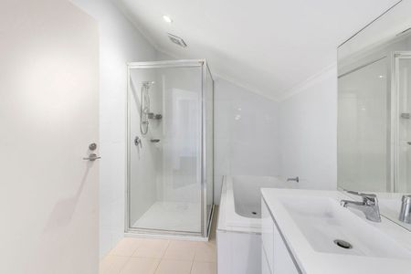 Enjoy Low-Maintenance Living - Photo 2