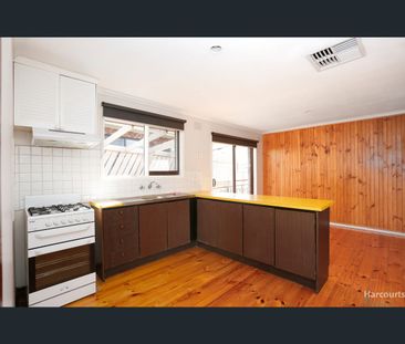 Practical family home in a great location! - Photo 4