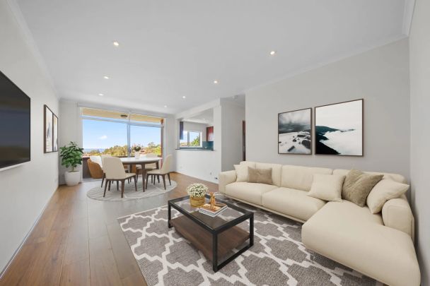 Stylishly Renovated, Light-Filled Residence with Captivating Ocean & District Views - Photo 1