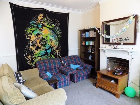 4 bedroom terraced house to rent - Photo 1