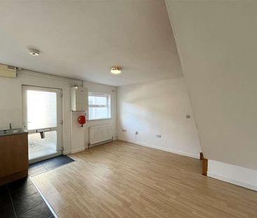 Lanhenver Avenue, TR7 - Photo 3