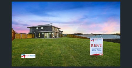 TWO STOREY HOME ON HUGE 895m2 BLOCK - 2 ENSUITES - SIDE ACCESS, AIR-CON, STUDY & MORE! - Photo 3