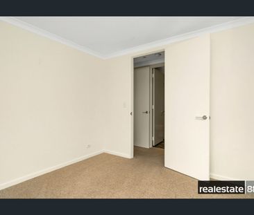 ENVIABLE LOCATION! - Photo 4