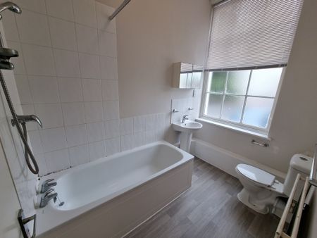 1 Bed Student Accommodation - Photo 4