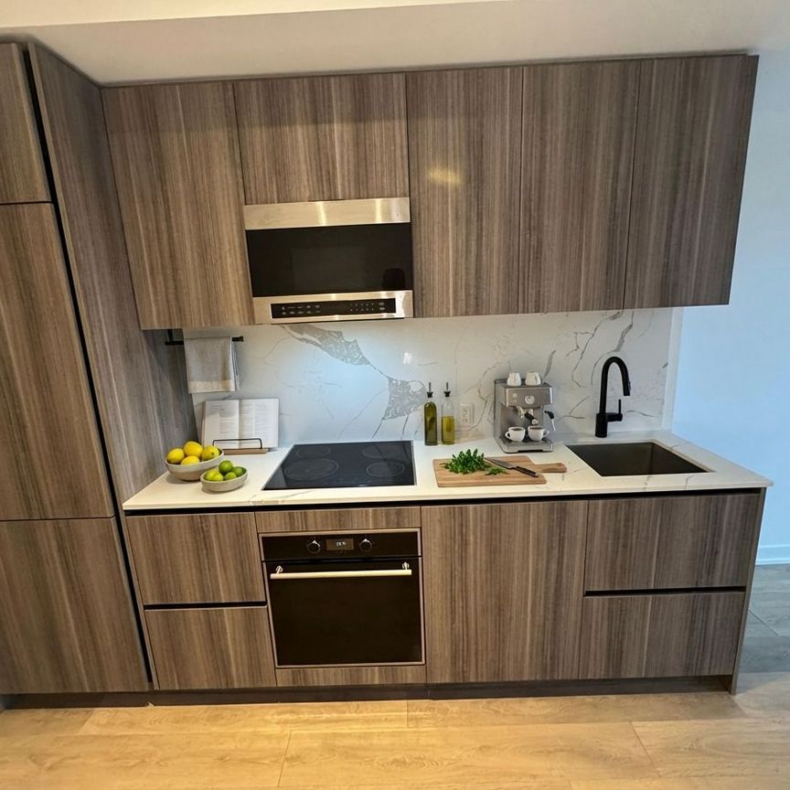 For Lease - 117 Broadway Avenue Unit# 702, Toronto, Ontario - Photo 1