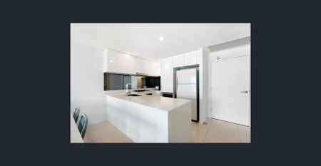 Waterpoint - Furnished 2 Bedroom 2 Bathroom Apartment - Photo 2