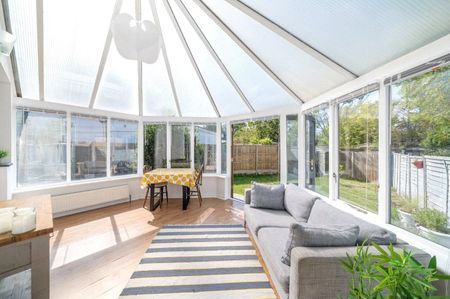 Cannon Hill Lane, London, SW20 ground floor flat to rent - Photo 3