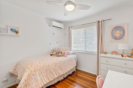 FAMILY HOME WITH GRANNY FLAT! - Photo 3