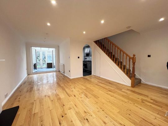 3 bedroom semi-detached house to rent - Photo 1