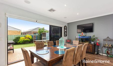 29 Dahlia Drive, Caroline Springs, VIC 3023 - Photo 5