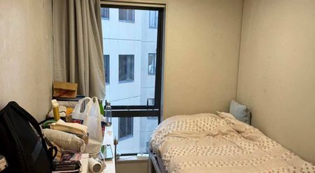 Close to uni - Photo 3