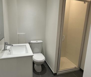 LILLE. A LOUER - T2 40 m² avec cour - Photo 5