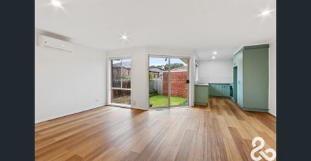 Ideal rear unit with only 2 on the block - Photo 2