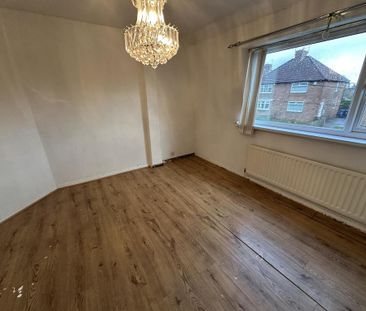 2 bedroom end of terrace house to rent - Photo 2