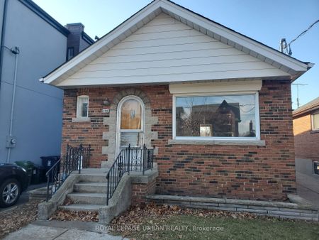 For Lease - 304 Linsmore Crescent, Toronto, Ontario - Photo 4