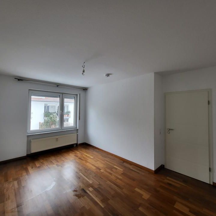 Charmante 3-Zimmer-Wohnung in Nieder-Roden: 76m², Balkone, Tiefgarage, ruhige Lage, gute Anbindung - Photo 1