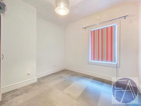 4 bedroom semi-detached house to rent - Photo 2