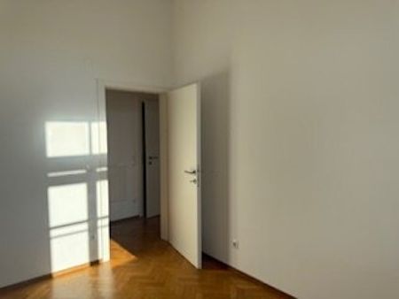 Altbauschönheit: Moderne 2-Zimmer-Wohnung in St. Leonhard: zentrale Lage, großzügiger Wohn-/Ess-/ Küchenbereich, Lift, WG- geeignet - Photo 5