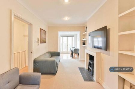 3 bedroom flat to rent - Photo 2