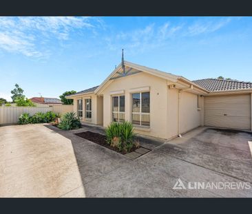 SPACIOUS 3 BEDROOM COURTYARD HOME - Photo 3