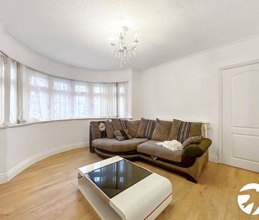 4 bedroom semi-detached house to rent - Photo 6