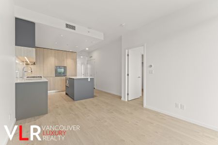 Condo in Richmond, BC - Photo 5