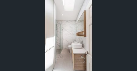 Wonderful Family Home With Beautiful Rear Yard - Photo 4