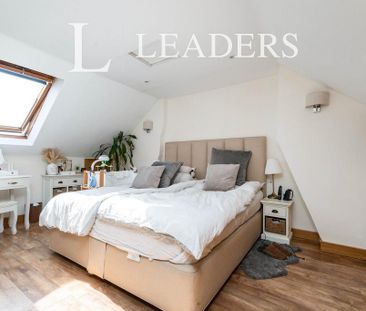 3 bedroom semi-detached house to rent - Photo 6