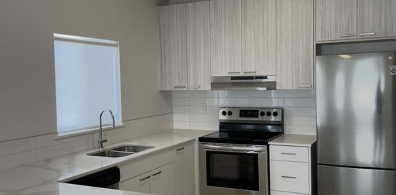 Nassau House - Photo 2