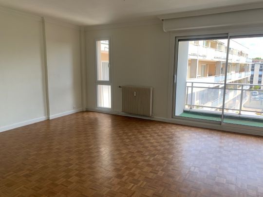 Location Appartement 4 pièces 107m² LILLE 59000 - Photo 1