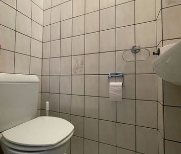 Gezellig 2sllpk-appartement op 1ste verdieping te Sint-Gillis bij D... - Photo 4
