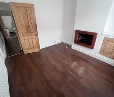 2 Bed Terraced House, Luther Street, LE3 - Photo 2