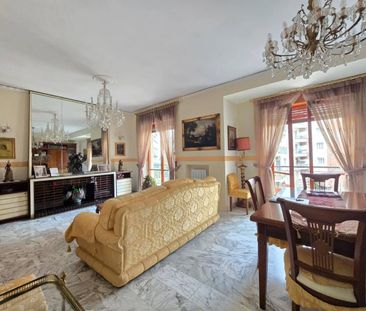 Quadrilocale via Eduardo Nicolardi 104, Colli Aminei - Capodimonte,... - Foto 1