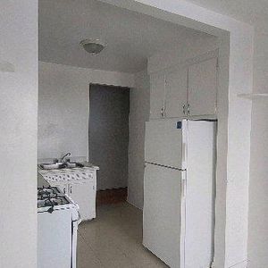 Grand 3 1/2 a louer - Photo 2