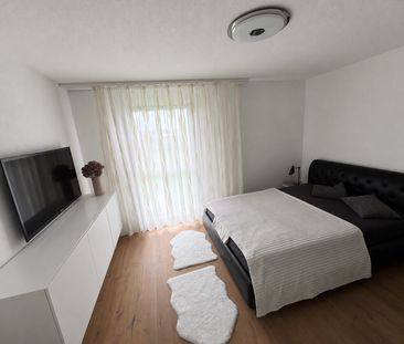 Moderne 4.5-Zimmerwohnung mit Bastelraum und grossem Balkon - Photo 6