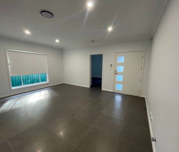 NEAR NEW SPACIOUS FOUR BEDROOM TOWNHOUSE - Photo 2