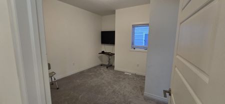 For Lease - 108 Hitchman Street, Brant, Ontario - Photo 4