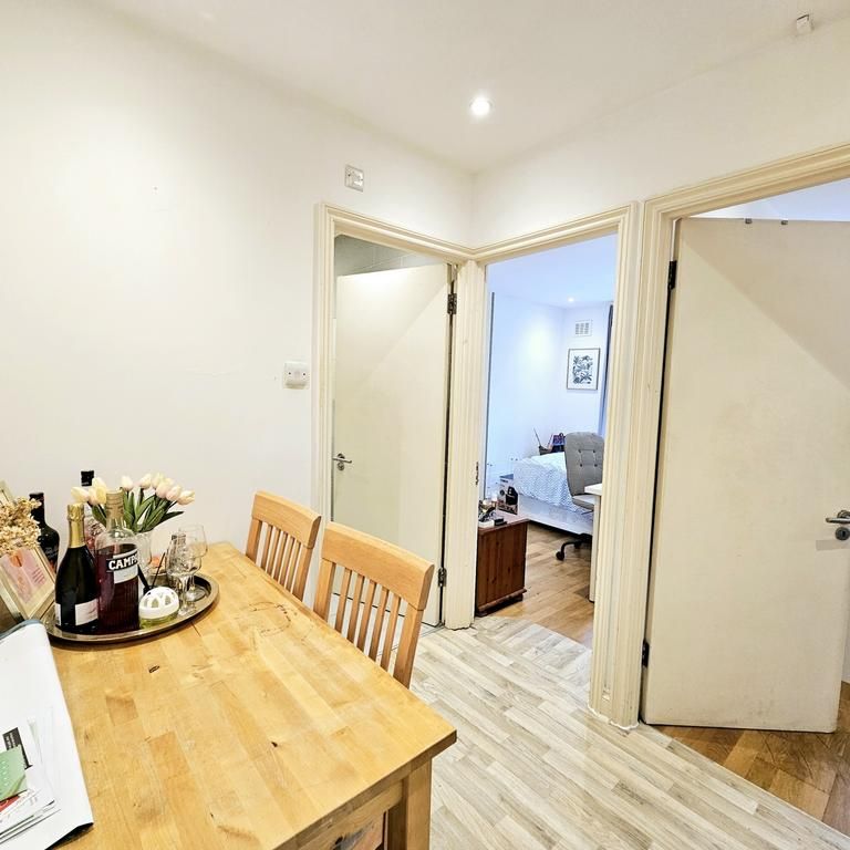 3 bedroom flat to rent - Photo 1