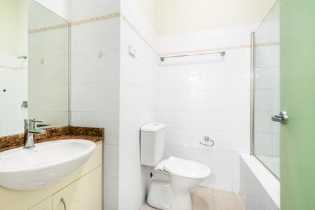 2/68-70 Ross Street, Forest Lodge NSW 2037 - Townhouse For Rent | Domain - Photo 2